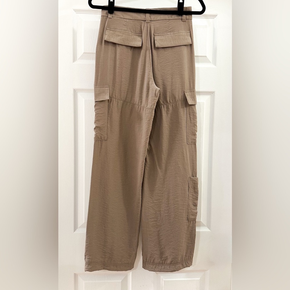 H&M Matte Textured Satin Wide Leg Cargo Pants Flowy taupe sz 2 - Picture 4 of 5
